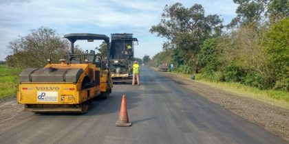 A estrada está em manutenção, com a realização de serviços de fresagem e recapeamento - Foto: Raphael Nunes/EGR