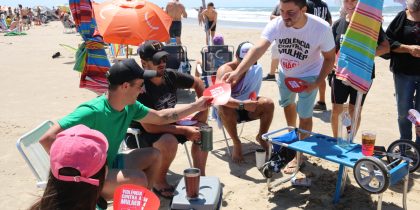 Ação de conscientização do deputado Adão Pretto no Litoral Norte. Foto - Paulo Roberto.