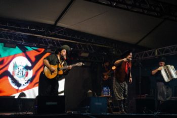Shows e bailes foram gratuitos e reuniram nomes de expressão da música regionalista. Fotos: Divulgação/PMV