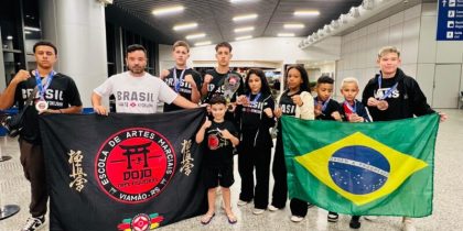 Equipe de Viamão na chegada a Porto Alegre, domingo à noite, depois de competir em Brasília. Foto: Acervo pessoal/Divulgação