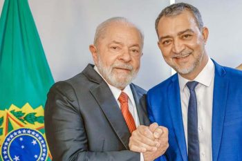 Lula e Edegar Pretto na sanção da Lei do PAA.Foto: Ricardo Stuckert.