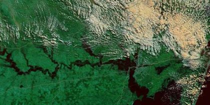 Imagem de satélite de hoje mostra o Guaíba ainda muito cheio | NASA