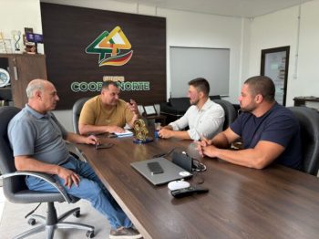 b610f180-c606-44a9-9bd0-9fca9a06eb2b Reunião na Coopernorte foi na manhã desta segunda-feira, 27 de janeiro. Foto: Divulgação
