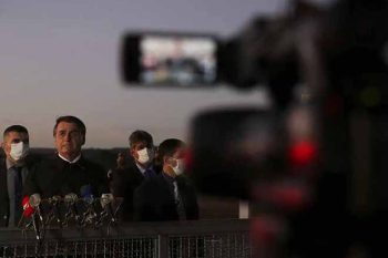 bolsonaro-cercadinho-CAPA