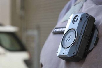 Câmeras em uniformes da polícia militar de SP