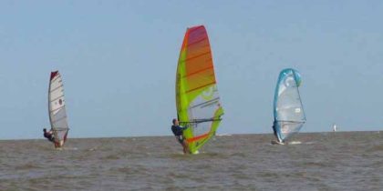Encontro inclui prática de windsurf na Praia de Fora - Foto: Divulgação Parque Estadual de Itapuã