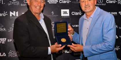 Homenagem foi concedida durante a abertura oficial do Sul Special Cup, circuito mundial de Beach Tennis que acontece em Viamão. foto Eduardo Beleske