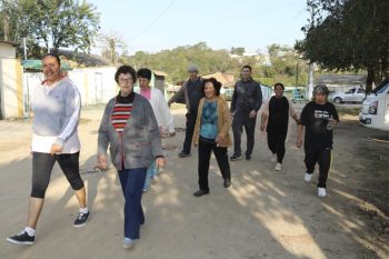 O grupo de caminhadas da UBS Augusta Marina ocorre todas as quintas-feiras, a partir das 8h. Foto: Rose Scherer/Assessoria PMV