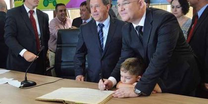 André Pacheco e Russinho na posse com prefeito e vice em 2017