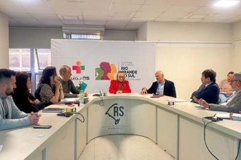 Encontro discutiu a continuidade dos atendimentos prestados à comunidade. Foto: Isadora Vilanova