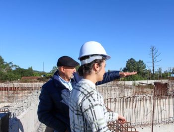 Bonatto visitou o andamento das obras da ETA Itapuã e reforçou que o projeto foi pensado para solucionar o problema histórico de falta de água em Viamão. foto por Ricardo Huttner
