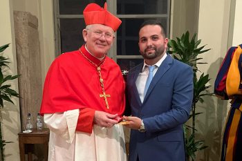 Tales Pedro, de Viamão, com o – agora! – cardeal dom Jaime Spengler, neste sábado, no Vaticano