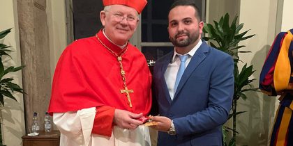 Tales Pedro, de Viamão, com o – agora! – cardeal dom Jaime Spengler, neste sábado, no Vaticano
